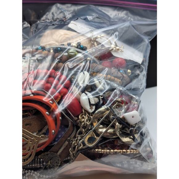 Jewelry Lot Vida Repurpose Bag Over 4 Pounds Beads & Possible Wearable Pieces - Picture 5 of 12